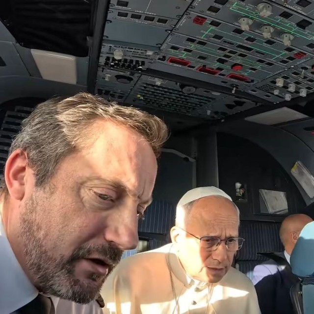Πάπας Λέων: Βρέθηκε στο πιλοτήριο ενός Airbus A321 και συνομίλησε με τους πιλότους – Βίντεο