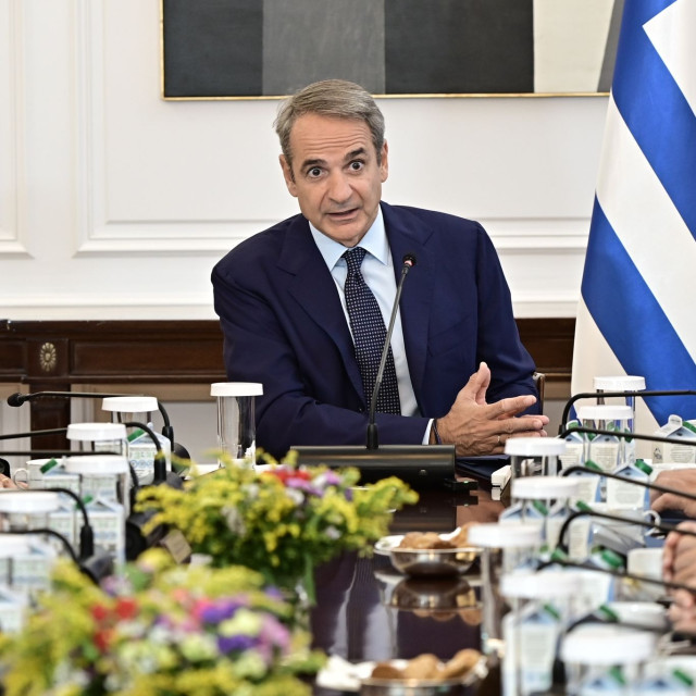 Μητσοτάκης για καύσιμα: «Αλυσιδωτή καταιγίδα» - Στα 20 λεπτά η επιδότηση στο diesel, οι 72 δόσεις γίνονται 120, φρένο σε πλειστηριασμούς και αυστηρά πρόστιμα σε servicers, κάτω από €1,75 το πετρέλαιο θέρμανσης