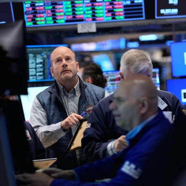 Sell-off στα ομόλογα και δεύτερη ημέρα απωλειών στη Wall Street