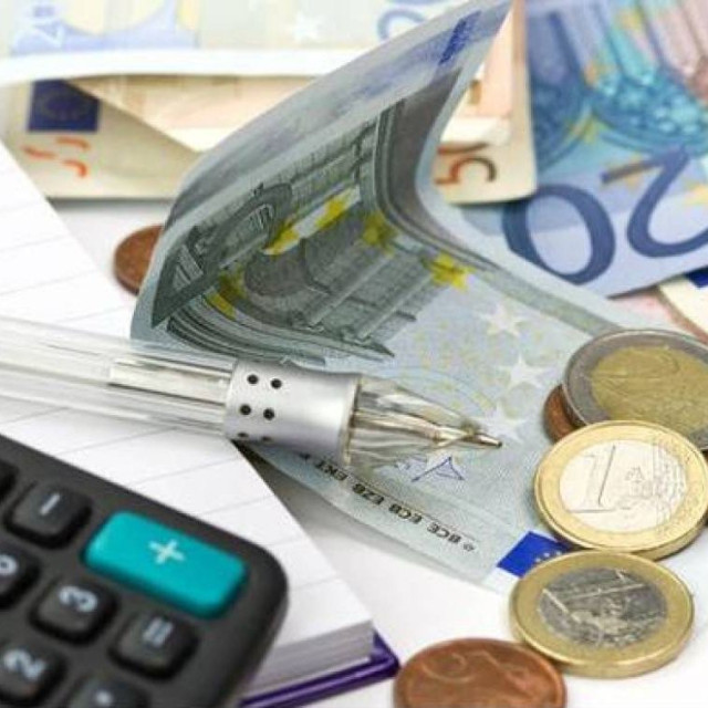 120 δόσεις: Θερμή η υποδοχή της αγοράς - Το θηριώδες ιδιωτικό χρέος και τα «στοιχήματα» βιωσιμότητας