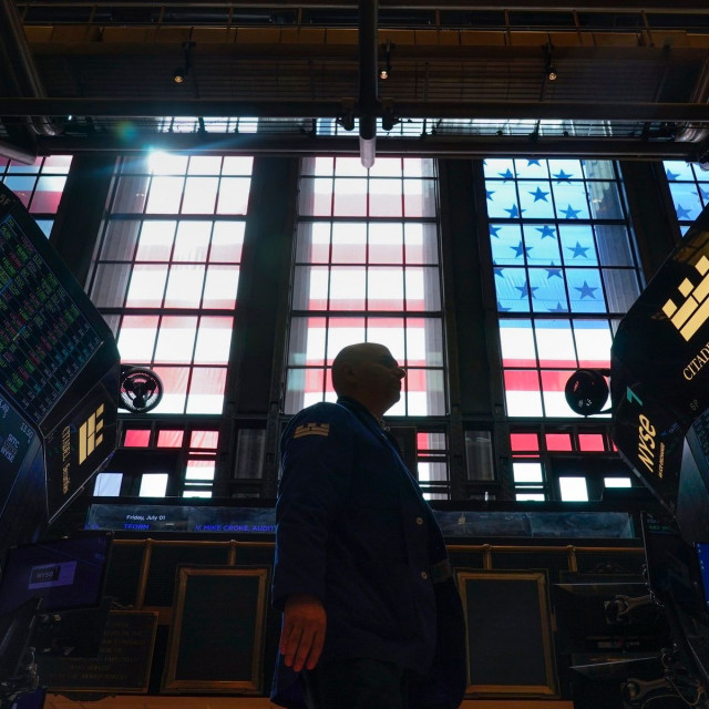 Wall Street: Μικτό κλείσιμο με απώλειες για Dow και S&P 500 – Στο «πράσινο» ο Nasdaq