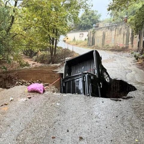 Πρωτοφανής θεομηνία στον Μυλοπόταμο: «40 χρόνια είχε να βρέξει τόσο, τεράστιες οι καταστροφές»