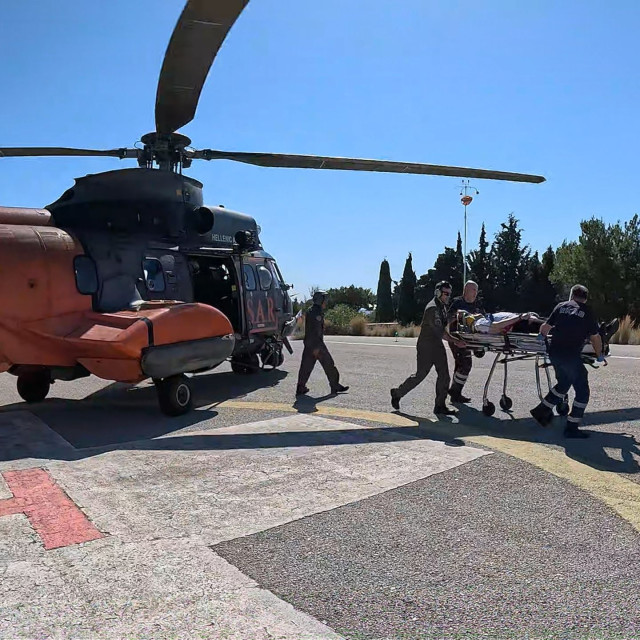 Τέλενδος: Εντυπωσιακή διάσωση τραυματία πεζοπόρου από Super Puma της Πολεμικής Αεροπορίας