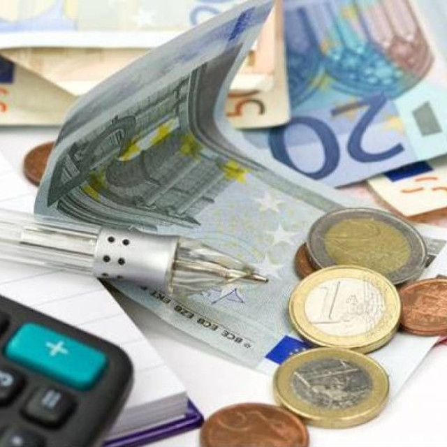 120 δόσεις: Θερμή η υποδοχή της αγοράς - Το θηριώδες ιδιωτικό χρέος και τα «στοιχήματα» βιωσιμότητας των μικρομεσαίων 