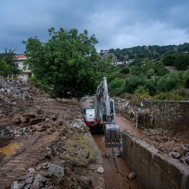 Κακοκαιρία στην Κρήτη: Ξεκίνησε το δεύτερο κύμα - Ήχησε το 112 στον Μυλοπόταμο