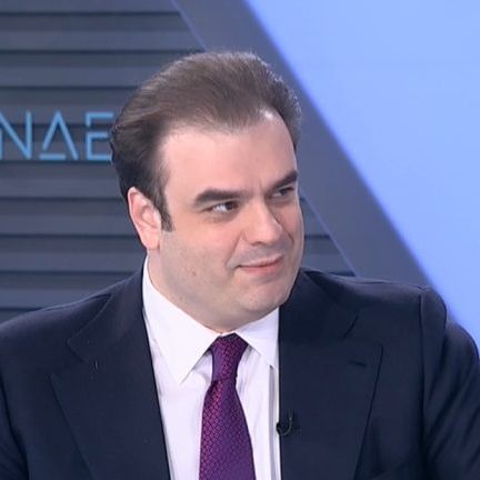 Ο Πιερρ, οι servicers η απαλή σέντρα σε Στουρνάρα, Το ντόμινο των εδρών, Γιατί στο Αιγάλεω;