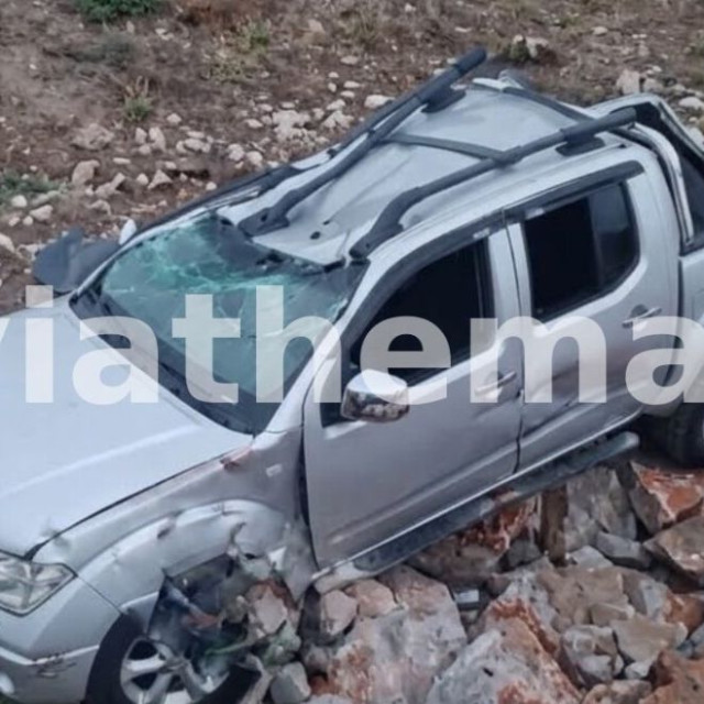 Εύβοια: Αυτοκίνητο έπεσε σε γκρεμό 15 μέτρων - Τραυματισμένος ανασύρθηκε ο οδηγός