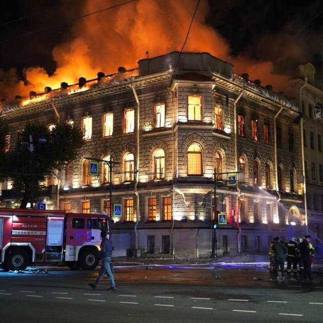 Ρωσία: Μεγάλη φωτιά στο ιστορικό Miller Mansion στην Αγία Πετρούπολη