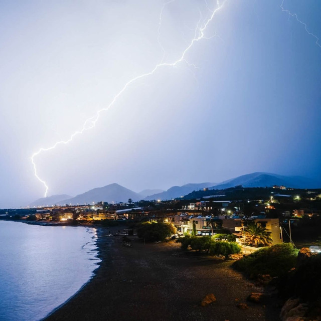 Κρήτη: Πλημμύρες, απεγκλωβισμοί τουριστών και αποκομμένα χωριά στον Μυλοπόταμο - Σαρωτική κακοκαιρία