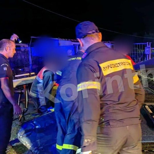 Τραγωδία στην Κόρινθο: Νεκρός 26χρονος σε σφοδρό τροχαίο - Τραυματίστηκαν πέντε άτομα