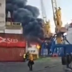 Ουκρανία: Η Ρωσία επιτέθηκε σε εμπορικό πλοίο στο λιμάνι της Οδησσού