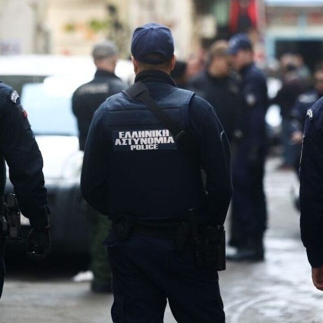 Έρχονται αυξήσεις για 150.000 ένστολους - Αναδρομικά μέχρι 6.000 ευρώ