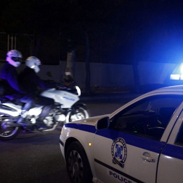 Μενίδι: Άγνωστοι άνοιξαν πυρ κατά οχήματος – Ένας τραυματίας από πυροβολισμούς