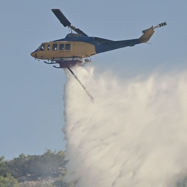 Κεφαλονιά: Πυρκαγιά στα Μεταξάτα - Επιχειρούν και τρία εναέρια μέσα, ήχησε το 112