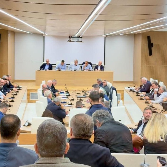 Σύσκεψη στην Περιφέρεια Κρήτης με κυβερνητικό κλιμάκιο - Στο επίκεντρο οι μεγάλες καταστροφές