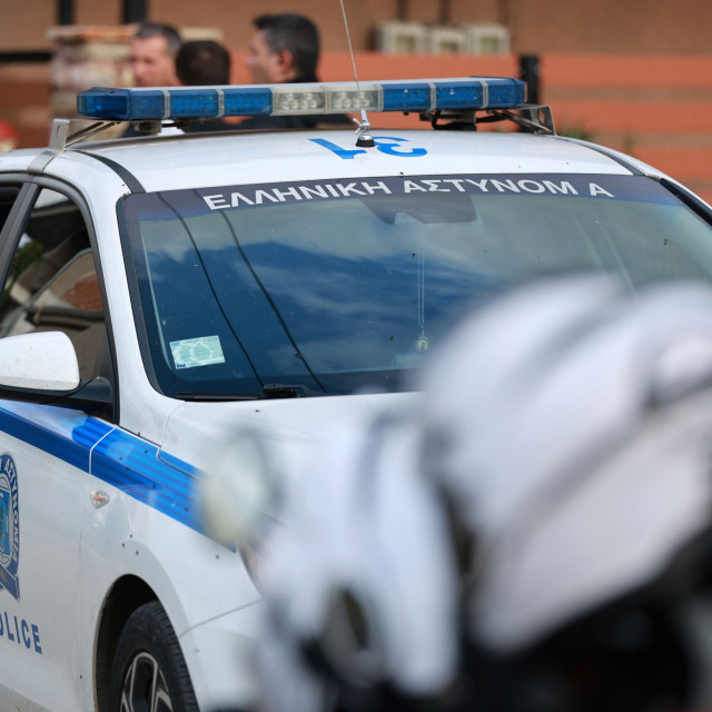 Καματερό: Συνελήφθησαν δύο ανήλικοι έπειτα από καταδίωξη κλεμμένου ταξί