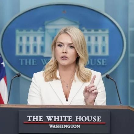 Κάρολαϊν Λέβιτ: Στο  Fox News η πρώην εκπρόσωπος του Λευκού Οίκου
