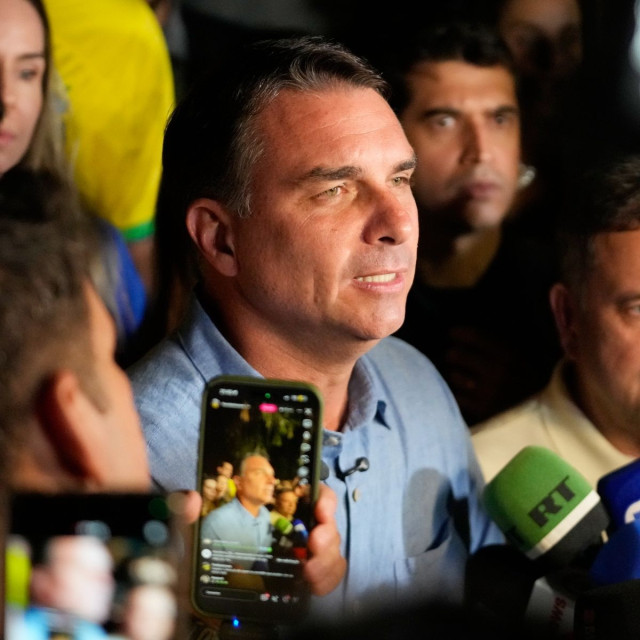 Εκλογές Βραζιλία: Ο Μπολσονάρου ανέτρεψε τις δημοσκοπήσεις – Στις 25 Οκτωβρίου η μάχη με τον Λούλα