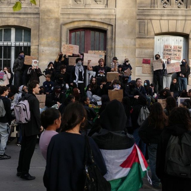 Γαλλία: Συνεχίζονται οι μαθητικές κινητοποιήσεις - Σχεδόν 500 σχολεία έμειναν κλειστά σήμερα