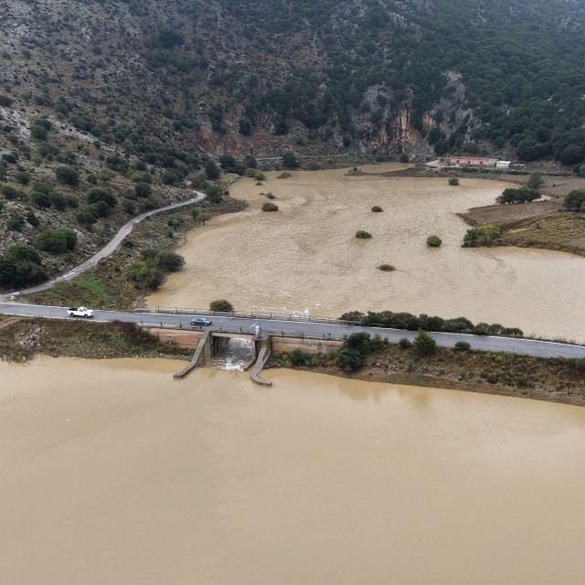 Κρήτη: 25.000 τόνοι πατάτας καταστράφηκαν στο Λασίθι - Στα 4 μέτρα έφτασε το νερό στο Οροπέδιο