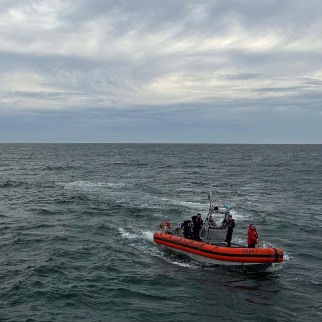 ΗΠΑ: Σταμάτησαν οι έρευνες εντοπισμού των έξι επιβατών που βρίσκονταν στο αεροσκάφος που συνετρίβη