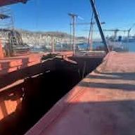 Τουλάχιστον 6 εμπορικά πλοία που χτυπήθηκαν από τους Χούθι επισκευάζονται στον Σκαραμαγκά