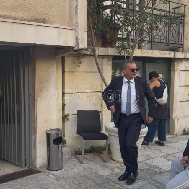 Γιώργος Μαζωνάκης: Στο Α.Τ. Κυψέλης το χρηματοκιβώτιό του - Παρουσία του δικήγορου του το άνοιγμα