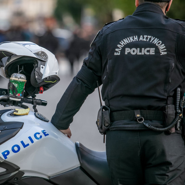 Ηλεία: Ηλικιωμένος συνελήφθη γιατί παρενόχλησε σεξουαλικά δύο ανήλικα κορίτσια