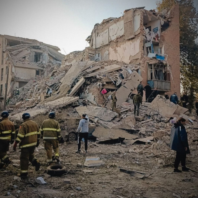 Η Ρωσία σφυροκοπά την Ουκρανία με πυραύλους και drones - Τουλάχιστον 20 νεκροί, ανάμεσά τους παιδιά