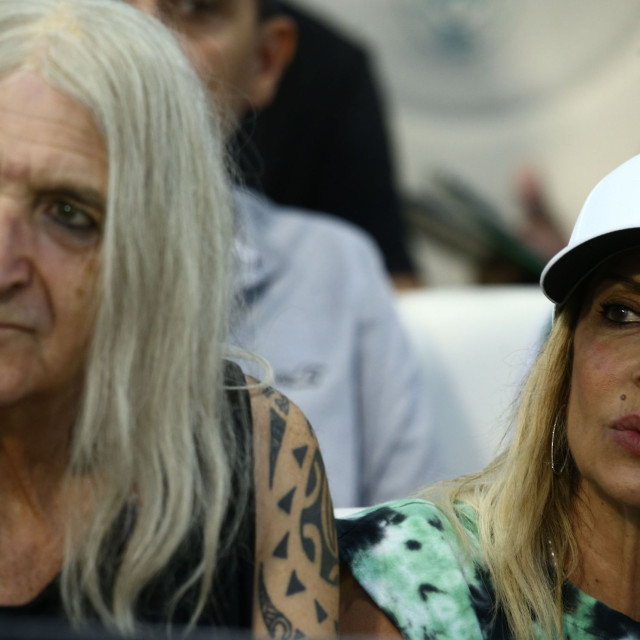 «Τραύμα είσαι ανοιχτό» η κόντρα Βίσση – Καρβέλα – «Ζήτησε 1,5 εκατ. ευρώ, απειλούσε», η απάντησή της και υπόσχεση ότι «Θα πάμε κόντρα κι όπου βγει»