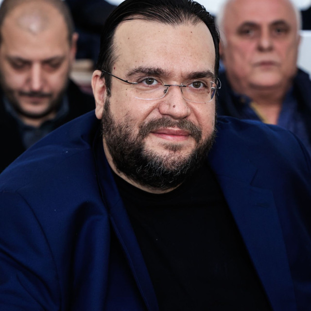 Καμπούρης: «Έπαιρνα 7.200 τον χρόνο και μου δήλωσαν 19.000 ευρώ», λέει η γυναίκα που τον κατήγγειλε
