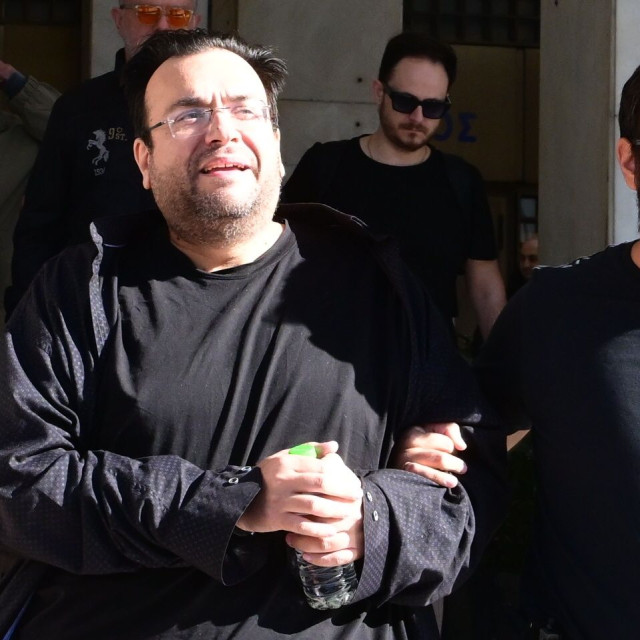 «Δεν συνεννοήθηκα με αχυράνθρωπο, αλλά με τον ίδιο τον Καμπούρη» - Τι κατέθεσαν γνωστοί τραγουδιστές