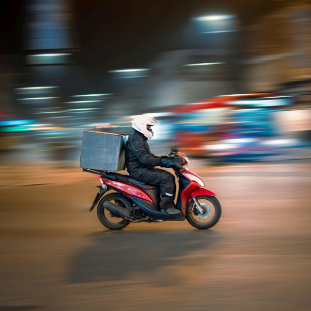 Έρχονται αλλαγές στις πληρωμές των courier - Τέλος τα μετρητά