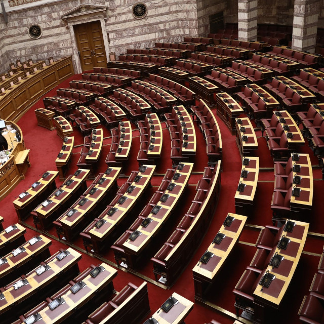 Σε διπλή πίεση οι ανεξάρτητοι βουλευτές – Στενεύουν τα περιθώρια για τις επόμενες κινήσεις