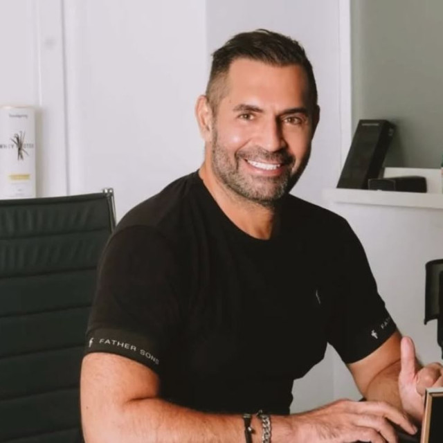 Διάσημος πλαστικός χειρουργός εκτελέστηκε μπροστά σε προσωπικό και ασθενείς σε κλινική στη Μαρμπέγια