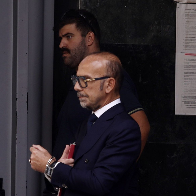 Μαζωνάκης: Διαψεύδει ο Θεοδωρόπουλος τη διατήρηση τραπεζικών λογαριασμών στο εξωτερικό