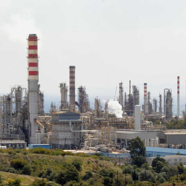 Motor Oil: Έκρηξη στις εγκαταστάσεις στους Αγίους Θεοδώρους - Υπάρχουν τραυματίες
