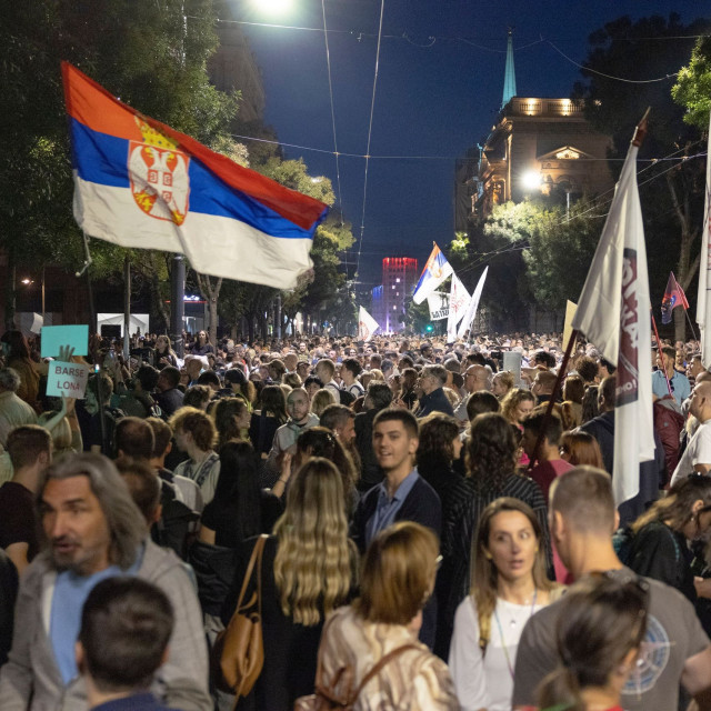 Σερβία: Στο «κόκκινο» η πολιτική αντιπαράθεση ενόψει εκλογών – Καταγγελίες για υποκλοπές