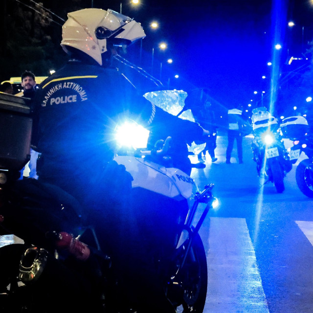 Επίθεση με μαχαίρι στην Ελευσίνα: Παραδόθηκε και ο δεύτερος - Ποινική δίωξη για τον 22χρονο