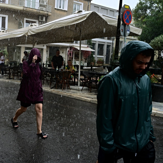 Καιρός: Η προειδοποίηση Αρναούτογλου για ισχυρές καταιγίδες - Που θα χτυπήσουν σήμερα το βράδυ