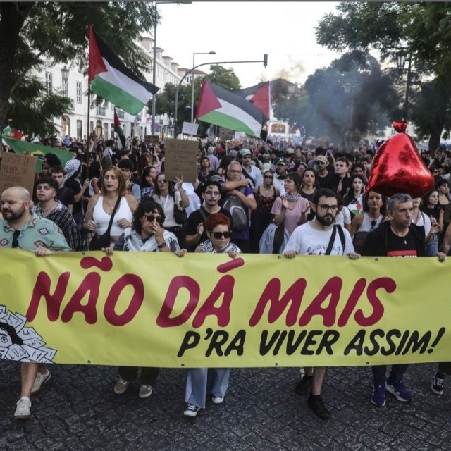Πορτογαλία: Μαζικές διαδηλώσεις για το στεγαστικό με σύνθημα «Δεν μπορείς να ζεις πια έτσι»