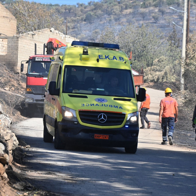Φωτιά στο Πανόραμα: Διασωληνωμένη με εγκαύματα η γυναίκα που εντοπίστηκε αναίσθητη