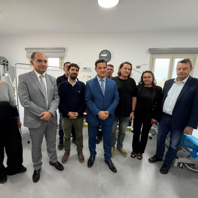 Γεωργιάδης από Πάρο: Βελτιώνουμε σταθερά τις υποδομές, πολλαπλασιάζουμε τις προσλήψεις
