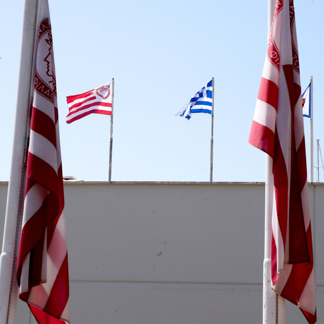 ΠΑΕ Ολυμπιακός: «Παλινωδία των γαλλικών αρχών, να φύγουν οι φίλαθλοί μας απ’ τη Μασσαλία»