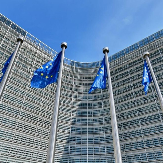 EU PISA 2025: Καταδεικνύει τη συνεχιζόμενη μείωση των βασικών δεξιοτήτων ατόμων ηλικίας 15 ετών