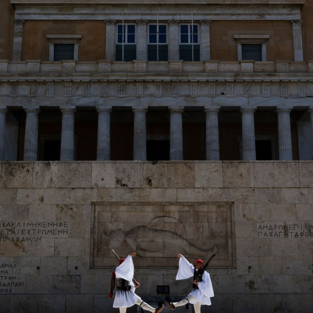 Δημοσκόπηση Marc: Προβάδισμα ΝΔ με 13,2 μονάδες από την ΕΛΑΣ και Βουλή 9 κομμάτων