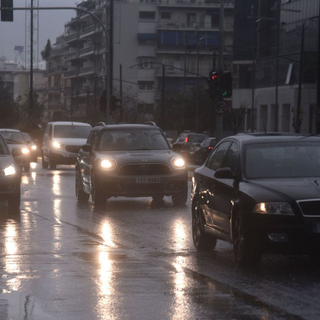 Κίνηση στους δρόμους: Τροχαίο στη λεωφόρο Αθηνών - Στο «κόκκινο» Κηφισός και Αττική Οδός