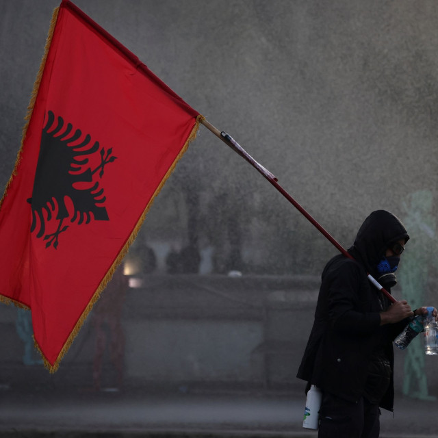 Αλβανία: Τέταρτη μέρα αντικυβερνητικών διαδηλώσεων και βίαιων συγκρούσεων με την αστυνομία