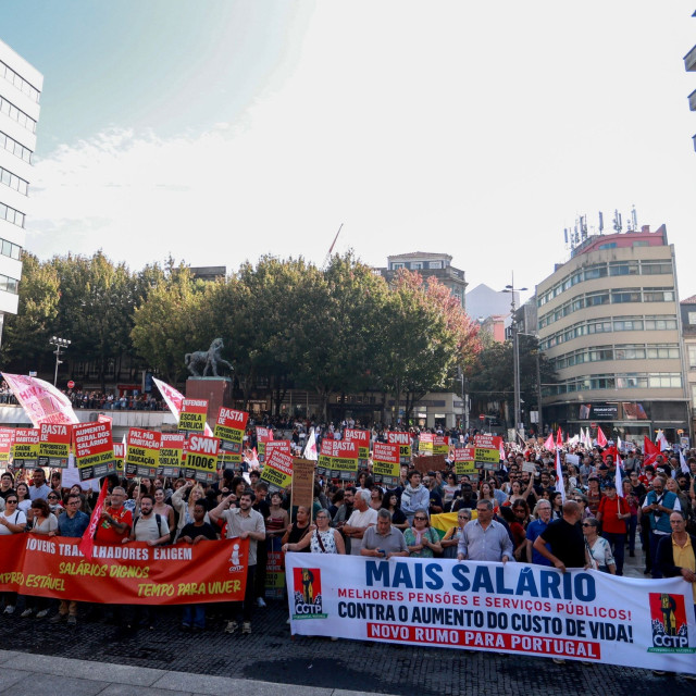 Πορτογαλία: Χιλιάδες διαδηλωτές στο Πόρτο - Σκηνές στις πλατείες για το δικαίωμα στη στέγαση