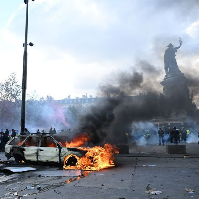 Γαλλία: «Η βία δεν έχει καμία θέση στη δημοκρατία μας» είπε ο πρόεδρος Mακρόν